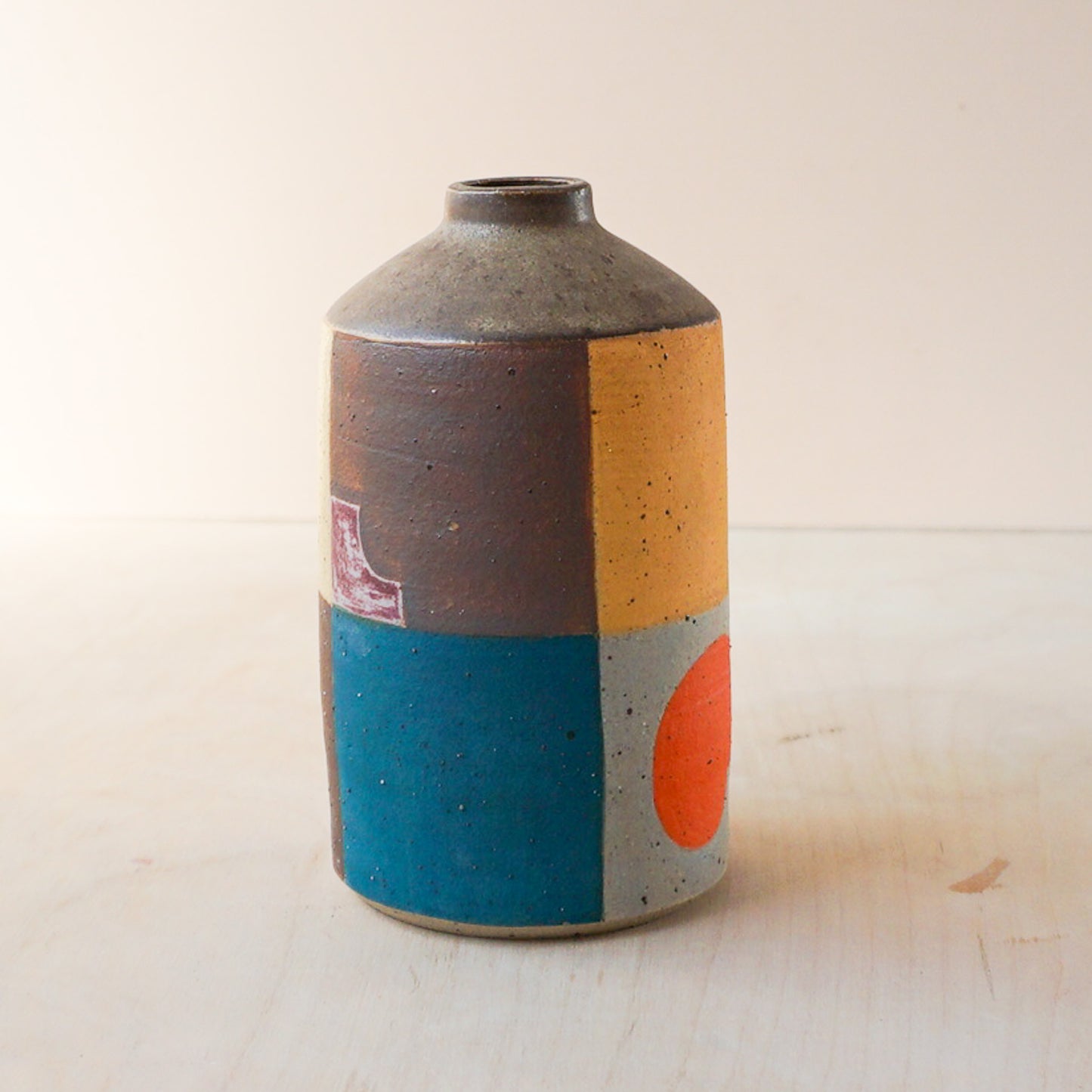 Bottle vase | Grid 1