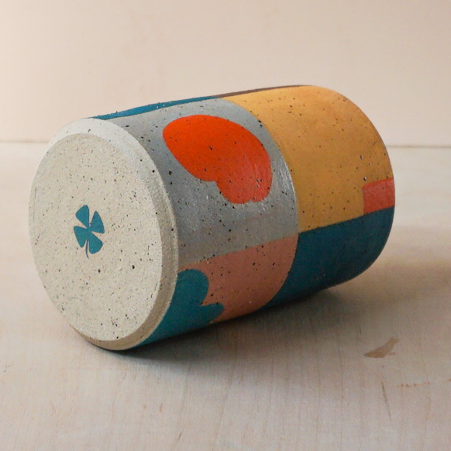 Bottle vase | Grid 1