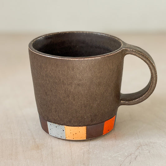 Tapered coffee cup in brown