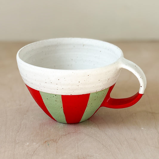 Round cup with red and green stripes