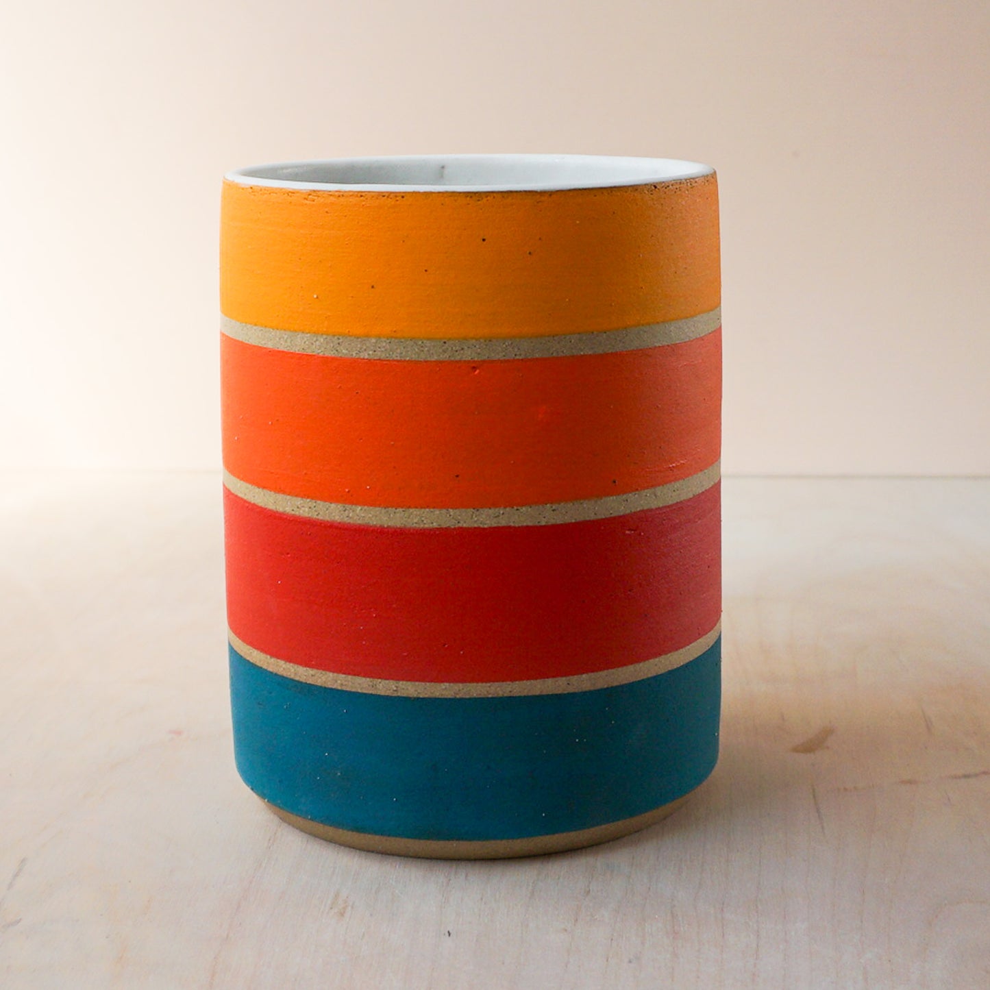 Cylinder vessel with sunset stripes