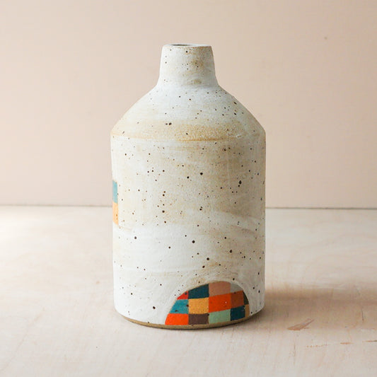 Bottle vase with checks 2
