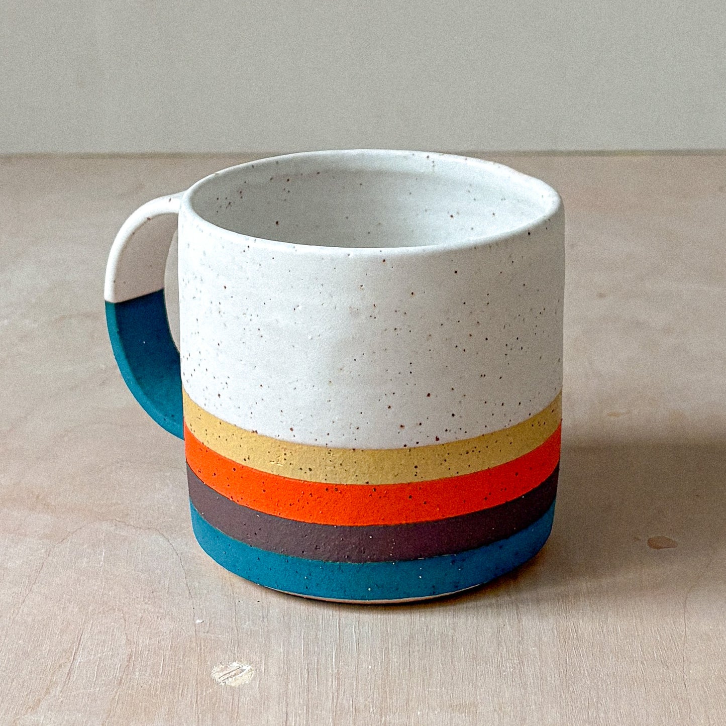 Mug with stripes
