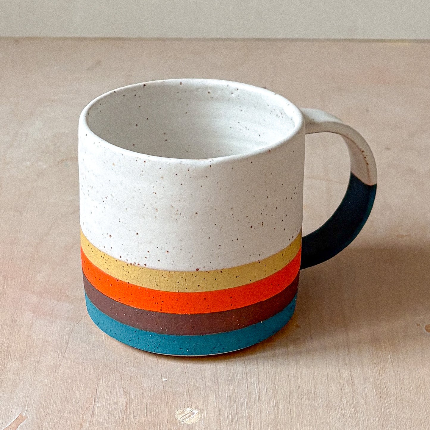 Mug with stripes