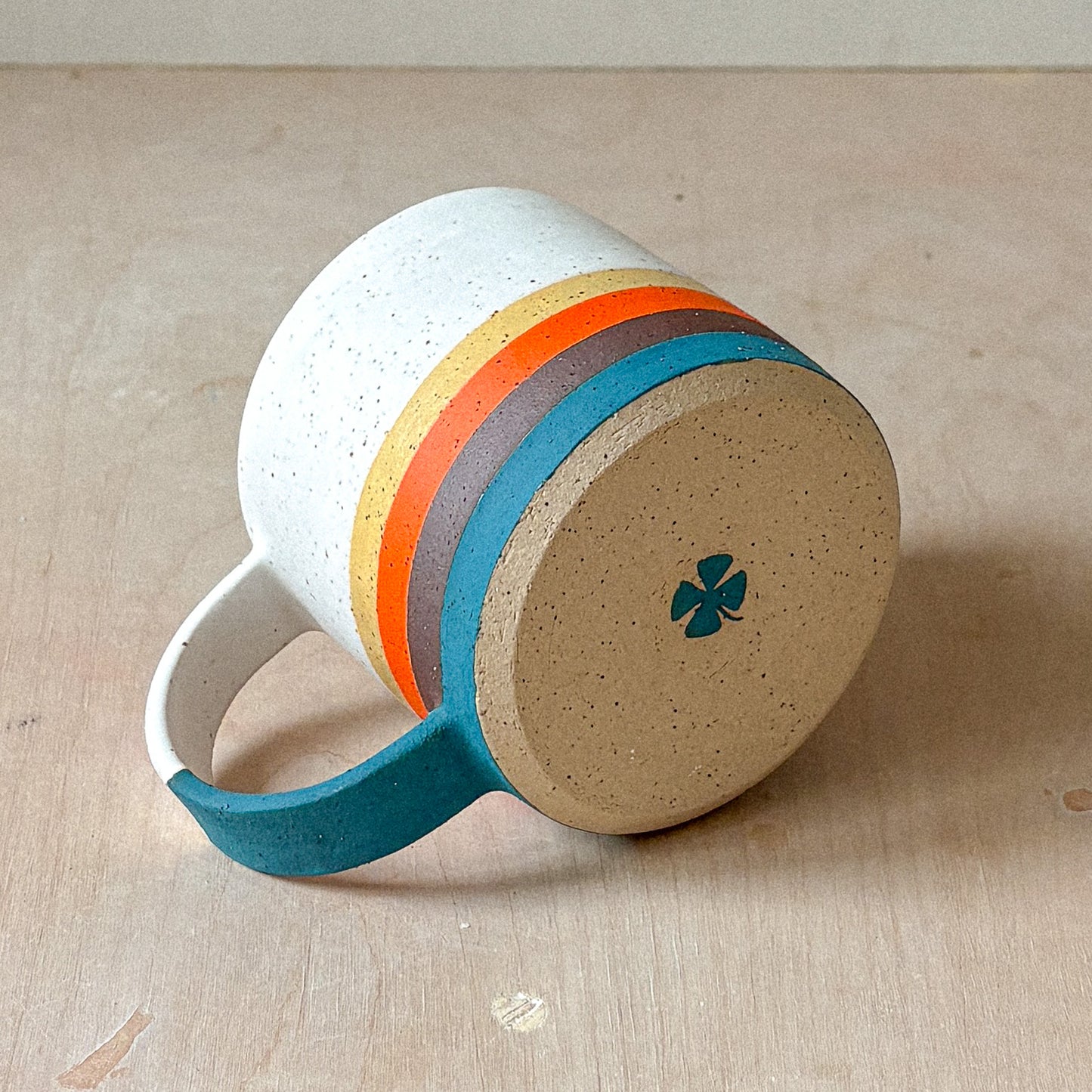 Mug with stripes