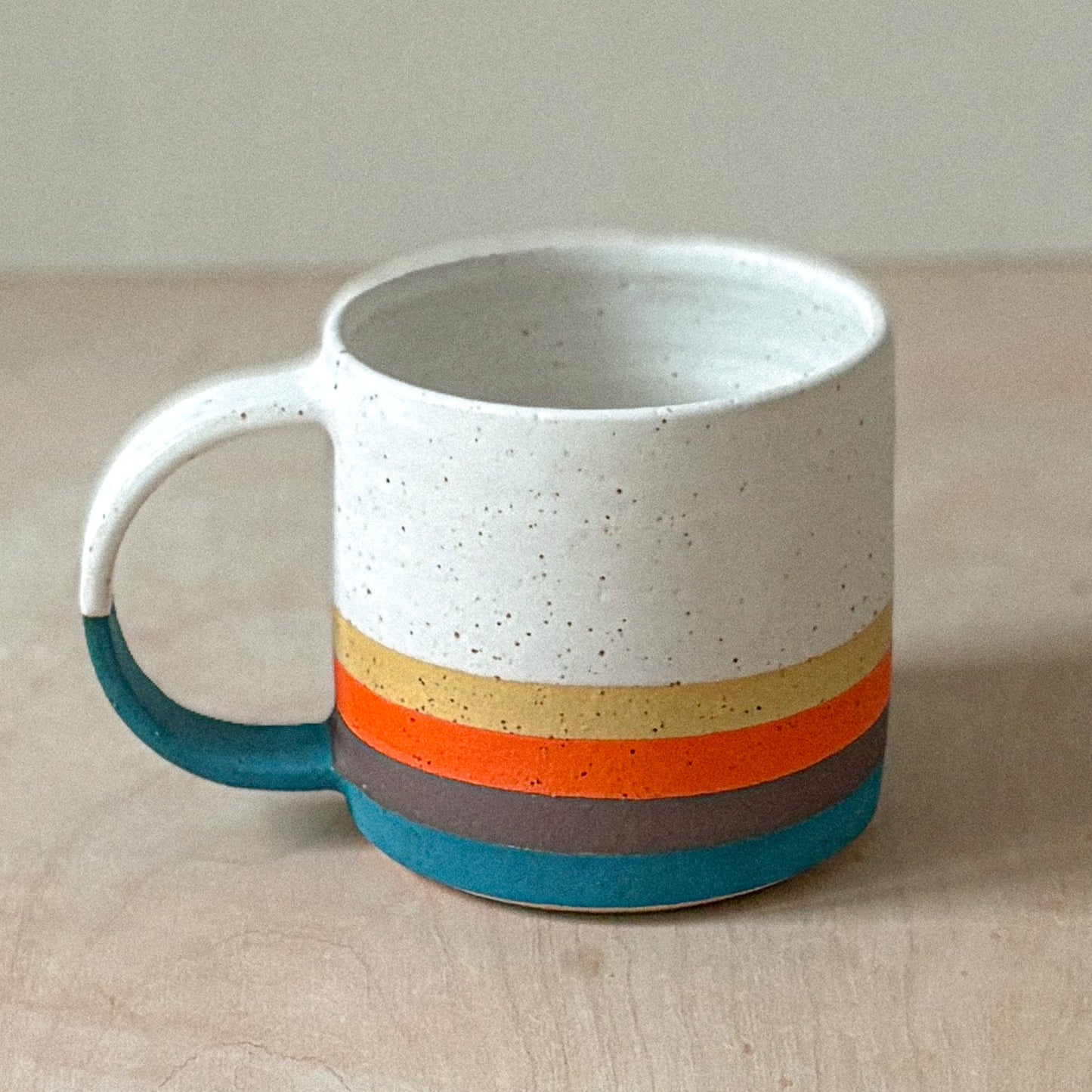 Mug with stripes
