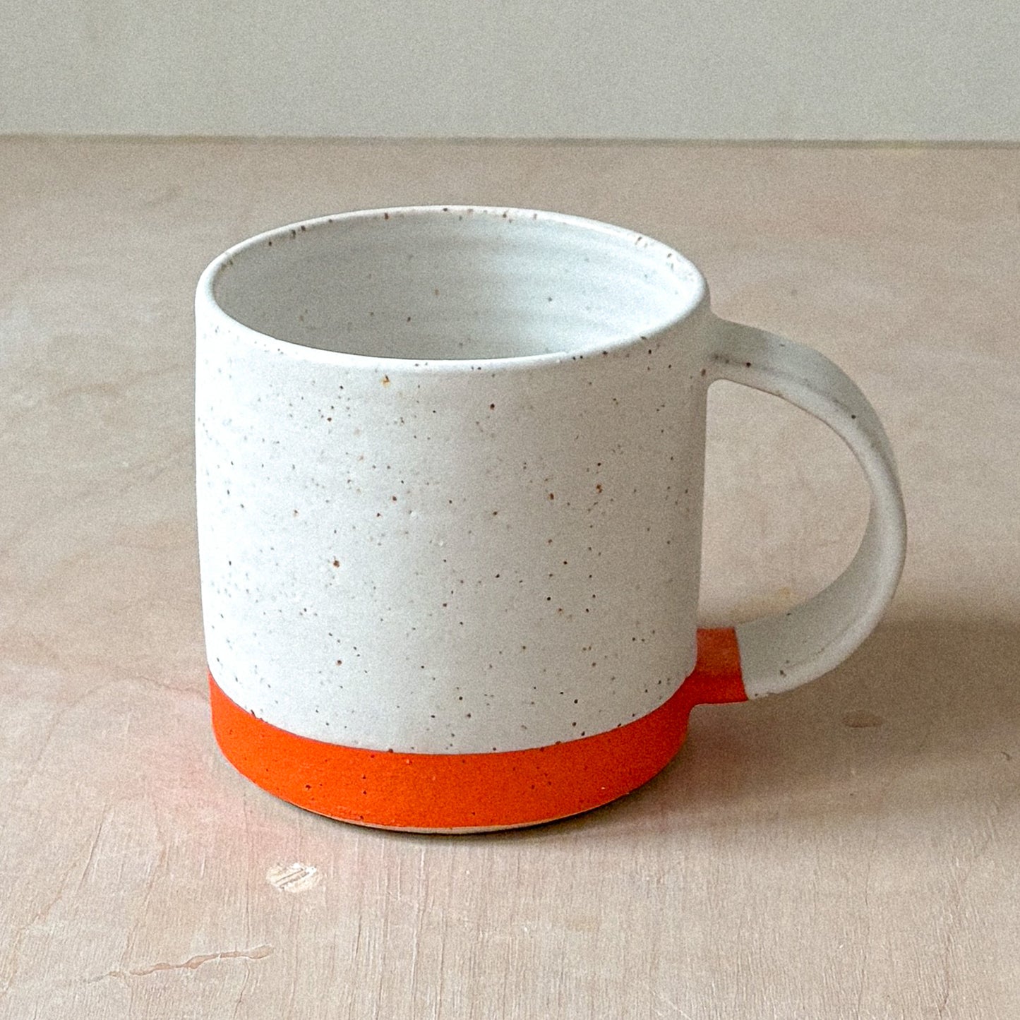 Mug with orange stripe