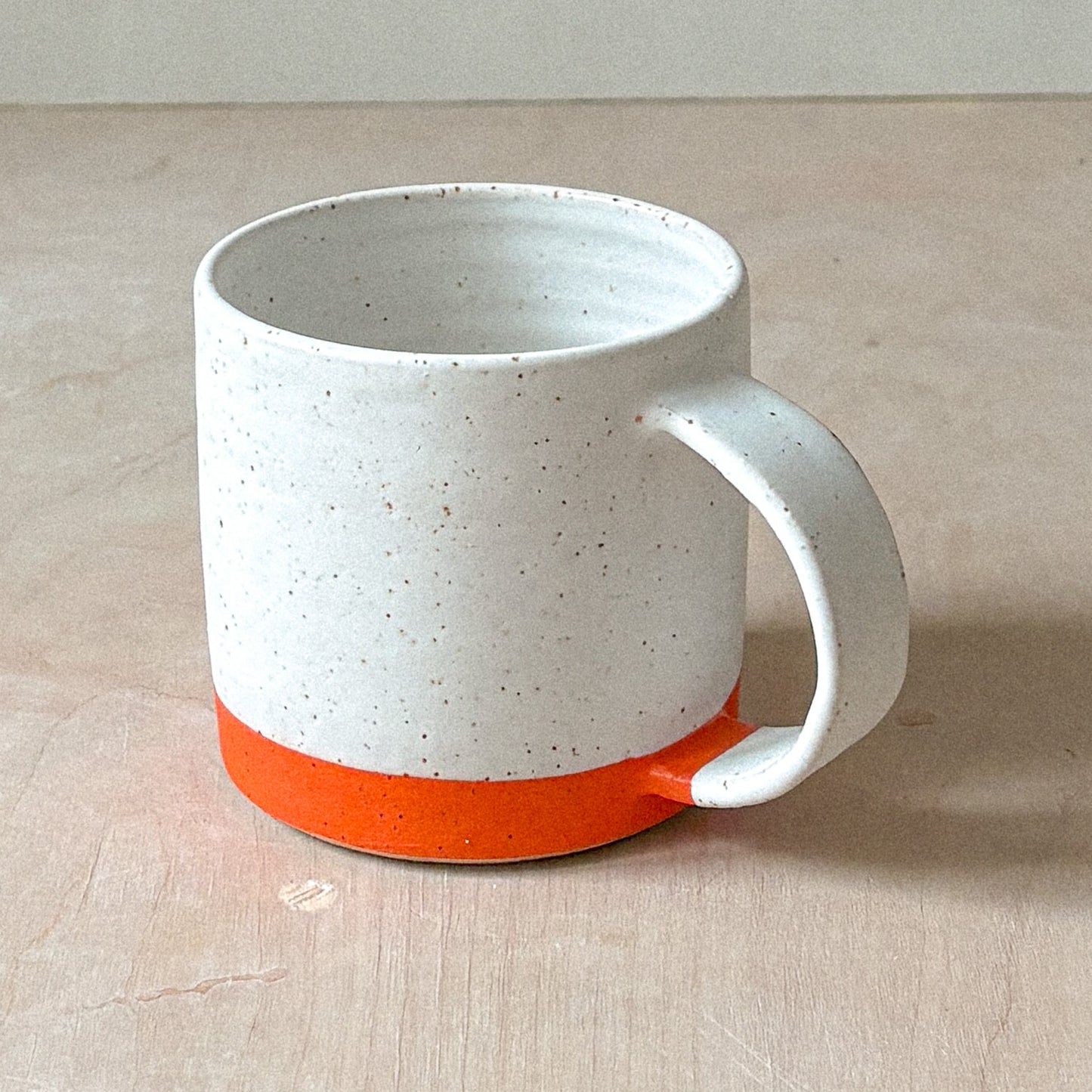 Mug with orange stripe