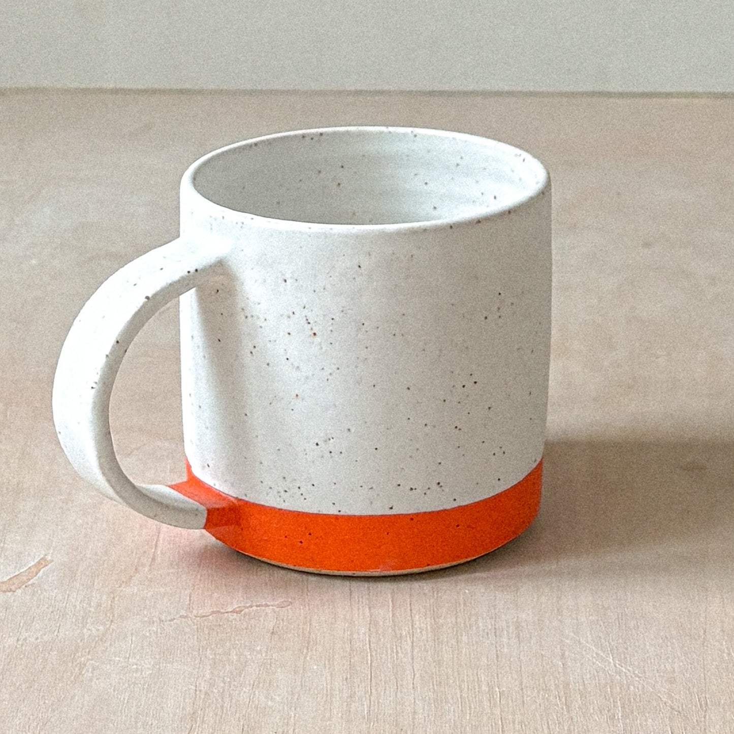 Mug with orange stripe