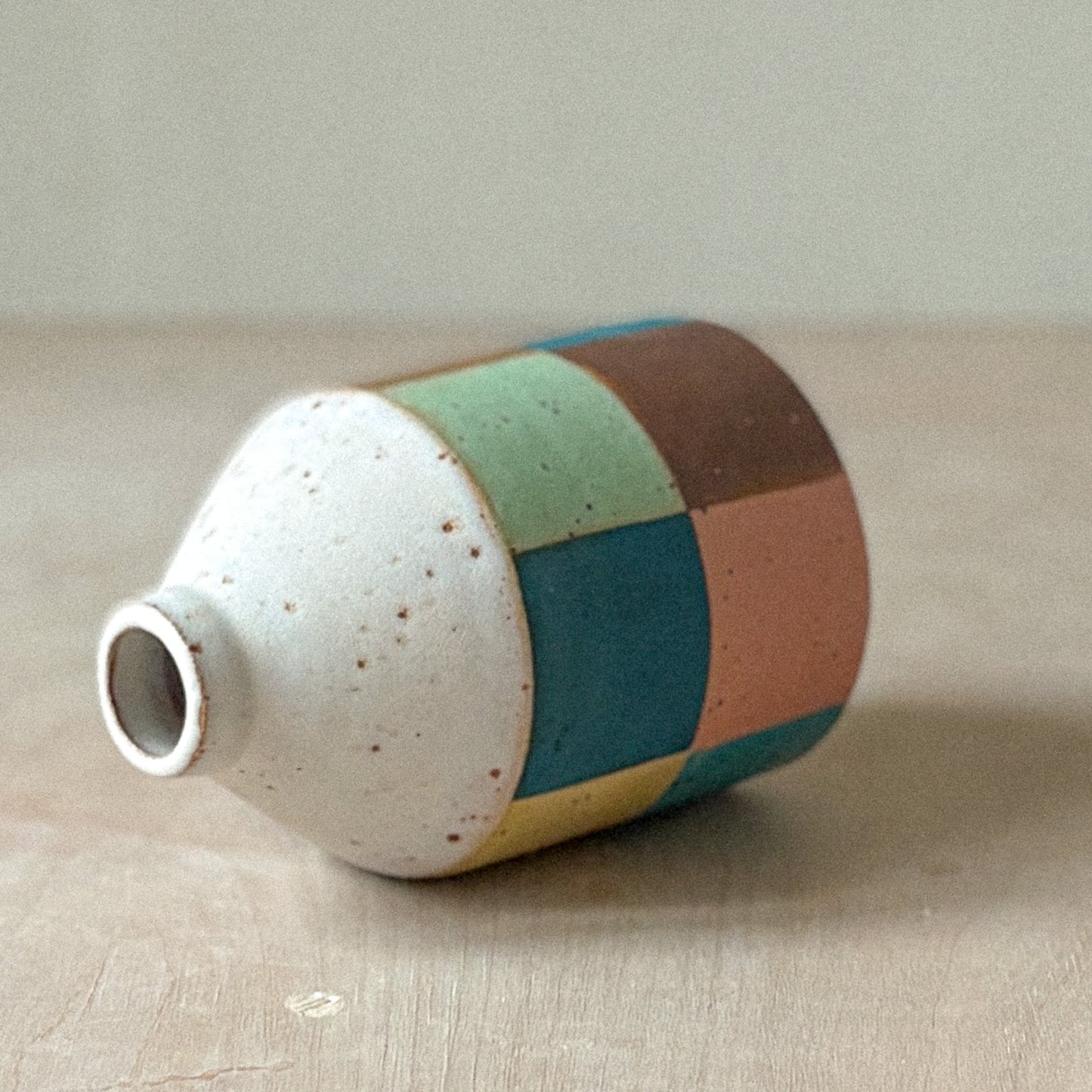Bottle Vase | Grid 1