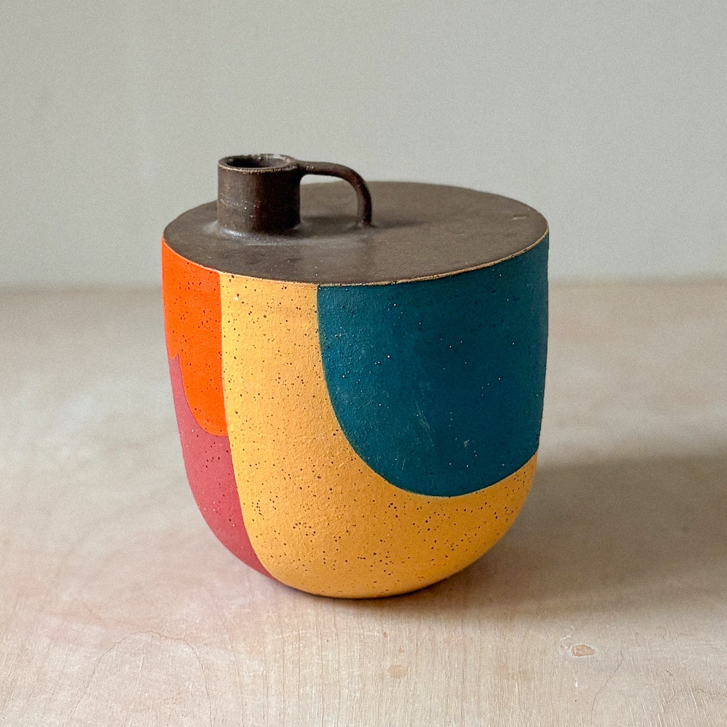 Lidded stem vase