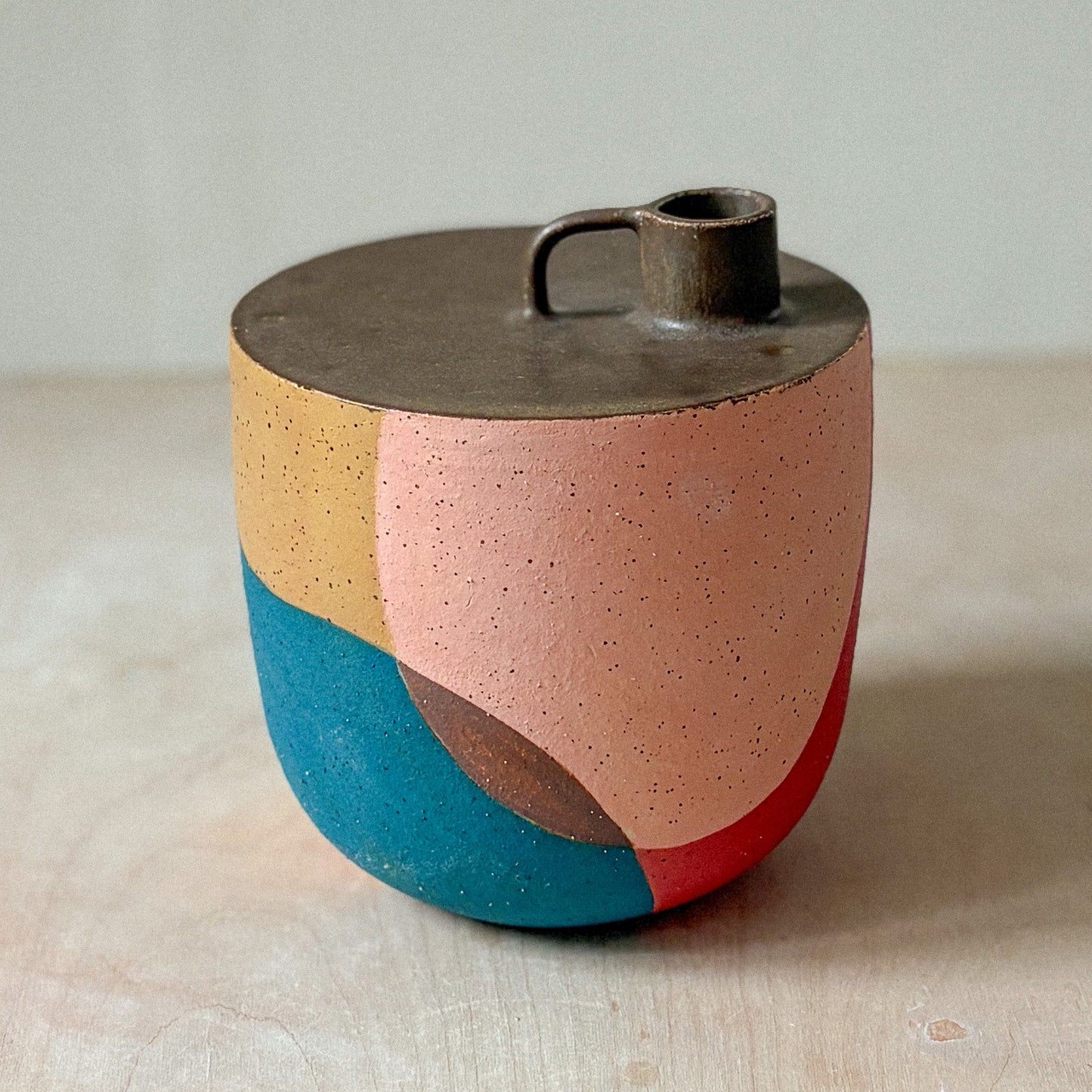 Lidded stem vase